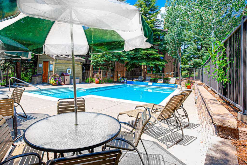 Gorgeous Steamboat condo near lift with pool, hot tubs & washer/dryer
