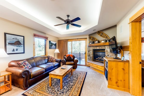 Canyon Creek A105 - Family-friendly condo w/mountain views, balcony, shared hot tub & outdoor pool