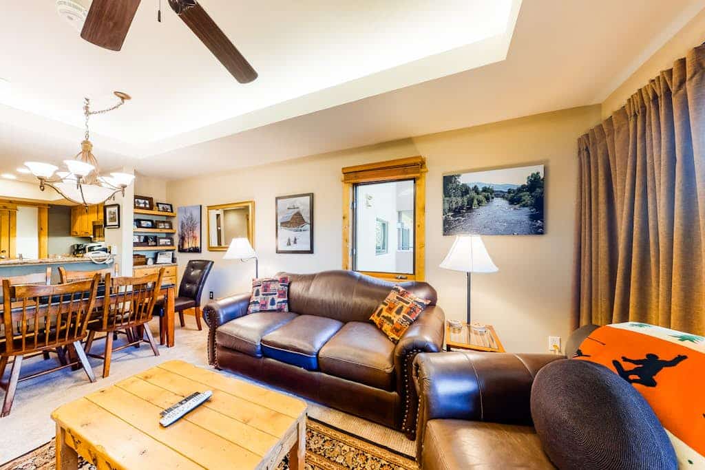 Canyon Creek A105 - Family-friendly condo w/mountain views, balcony, shared hot tub & outdoor pool