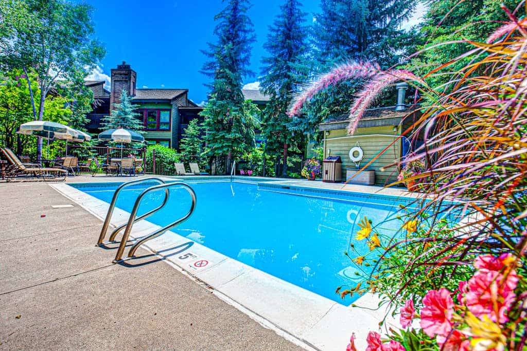 Rustic Steamboat condo with pool, hot tubs & shuttle to downtown