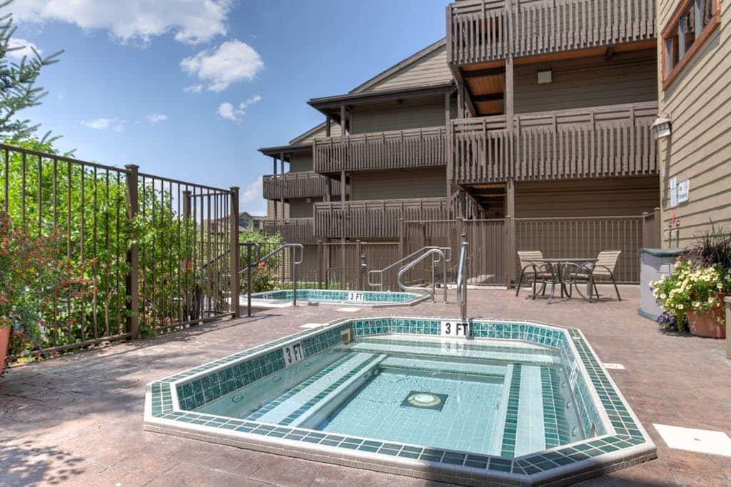 Convenient 1st-floor Steamboat chalet with pool, hot tubs & washer/dryer