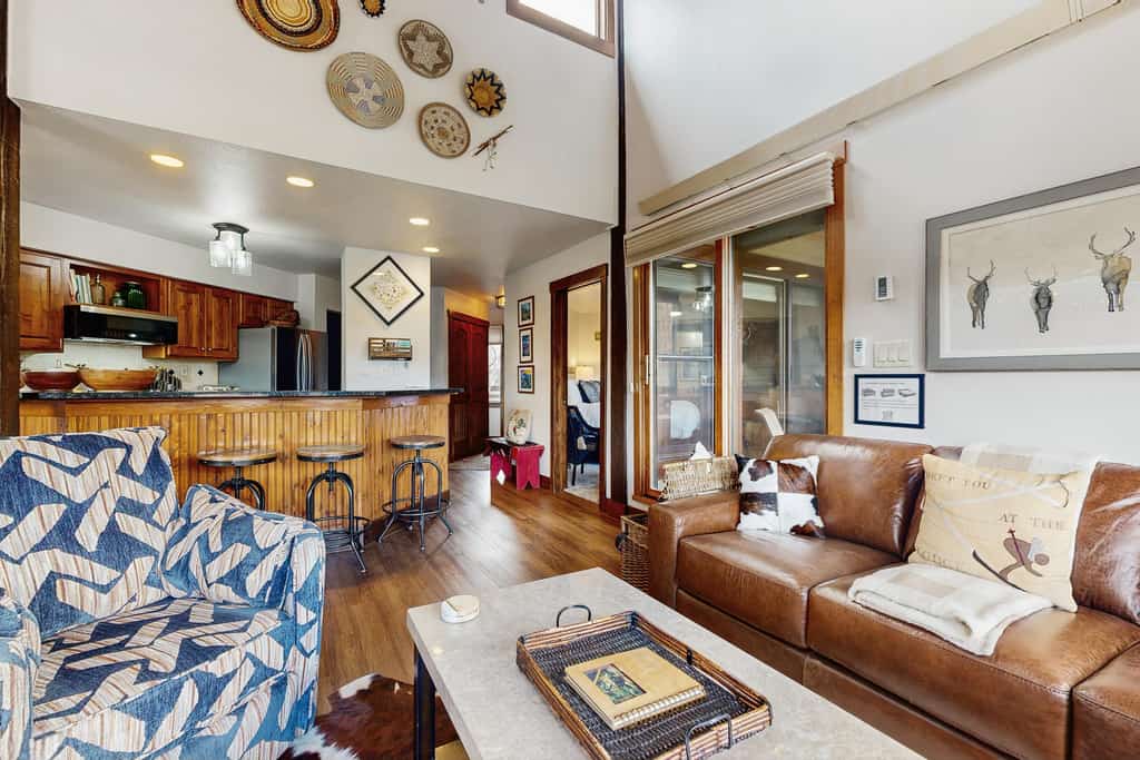 Luxury top-floor condo at Lodge at Steamboat with pool, hot tub & balcony