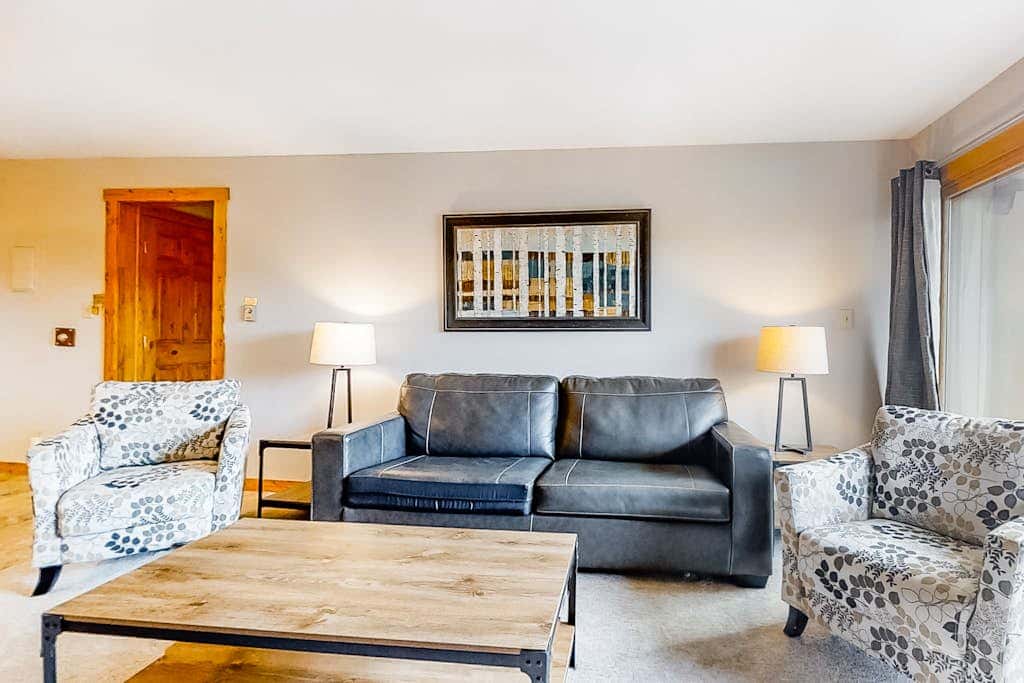 Ski Inn 212