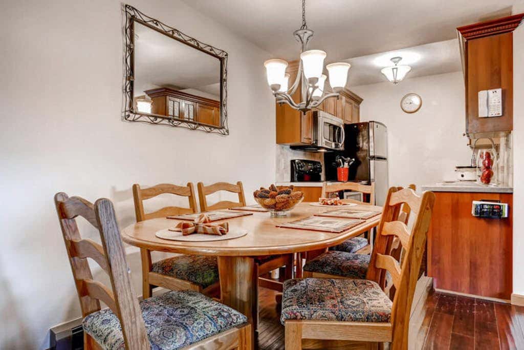 Ski Inn 233