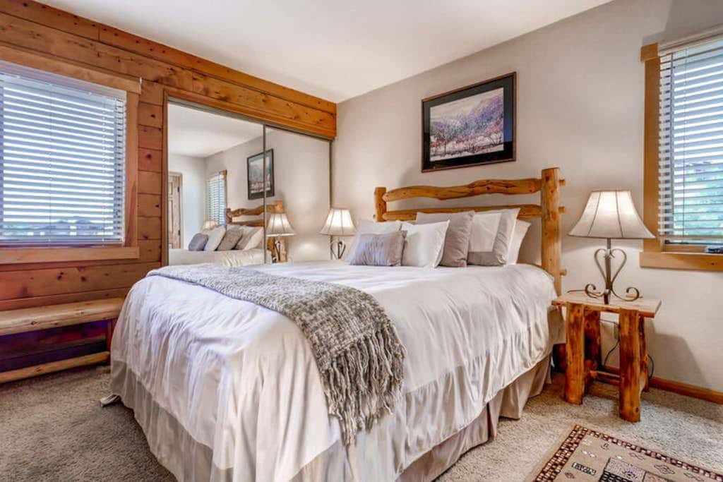 Ski Inn 233