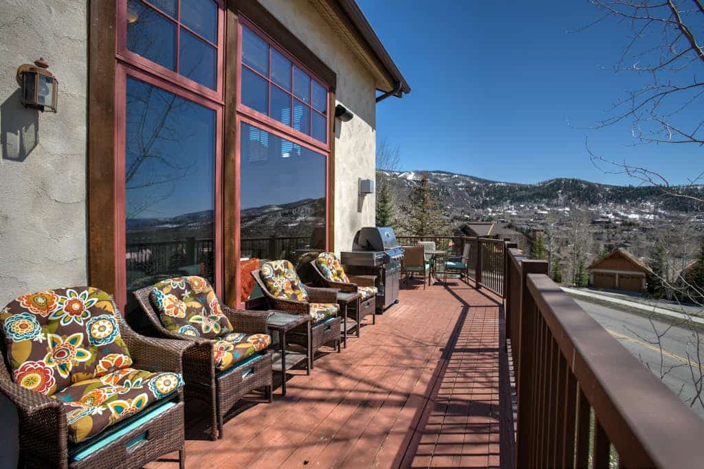 EagleRidge 1461 Spacious Corner Home w/ Incredible View, Free WiFi, Private Hot Tub & Large Deck