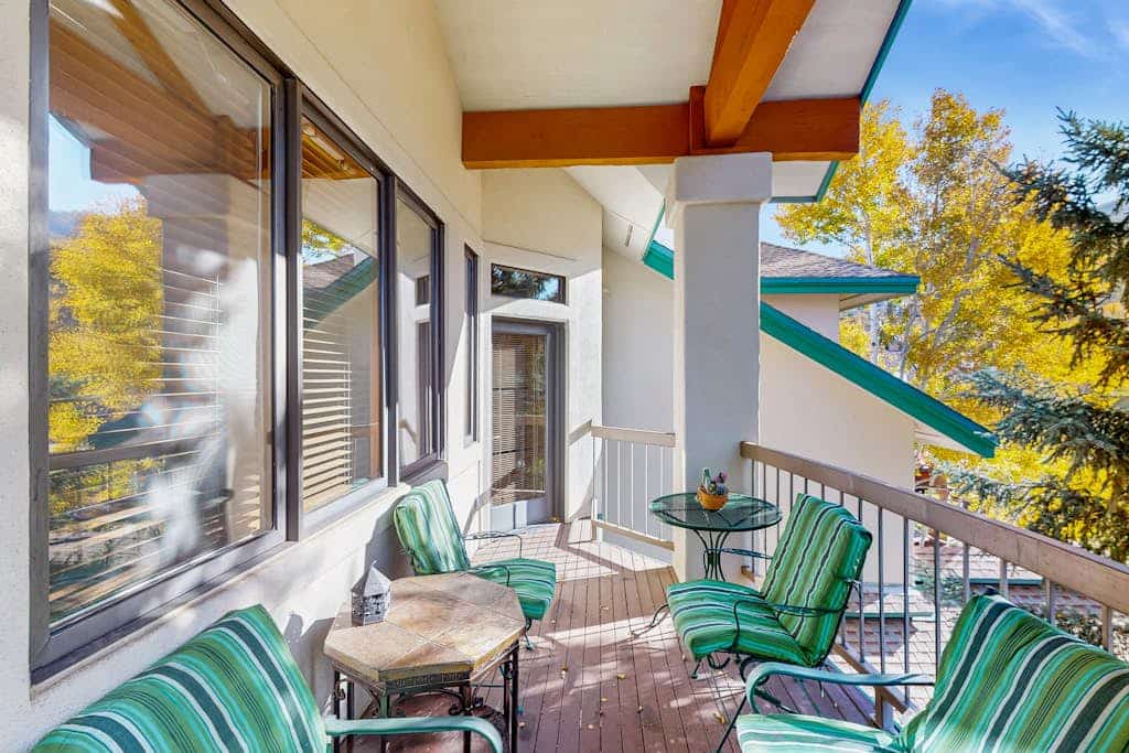 Ski-In/Out Condo w/Free WiFi, Gas Fireplace, Balcony, Shared Hot Tub, Pool, Gym