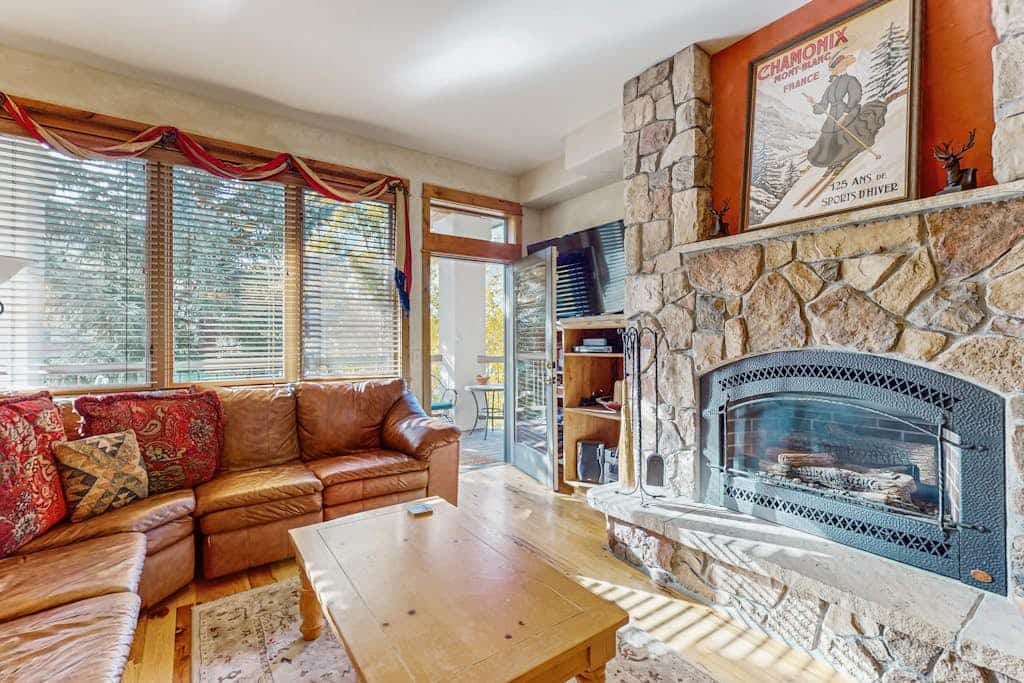 Ski-In/Out Condo w/Free WiFi, Gas Fireplace, Balcony, Shared Hot Tub, Pool, Gym