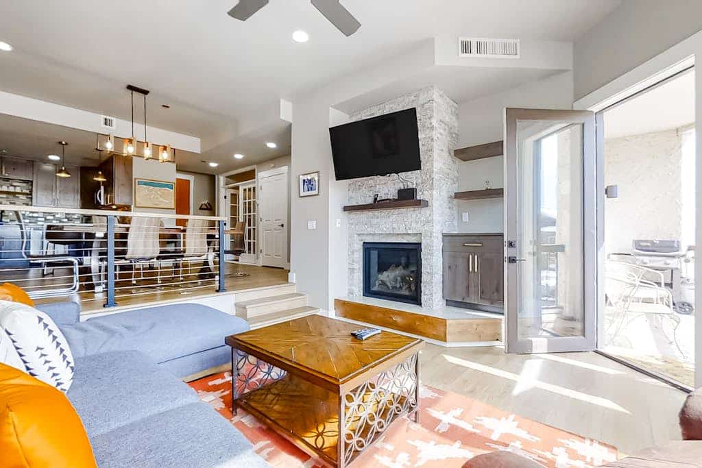 Meadows Cambridge 1 | Mountain Views, Fireplace, Shared Pool & Hot Tub, Winter Shuttle