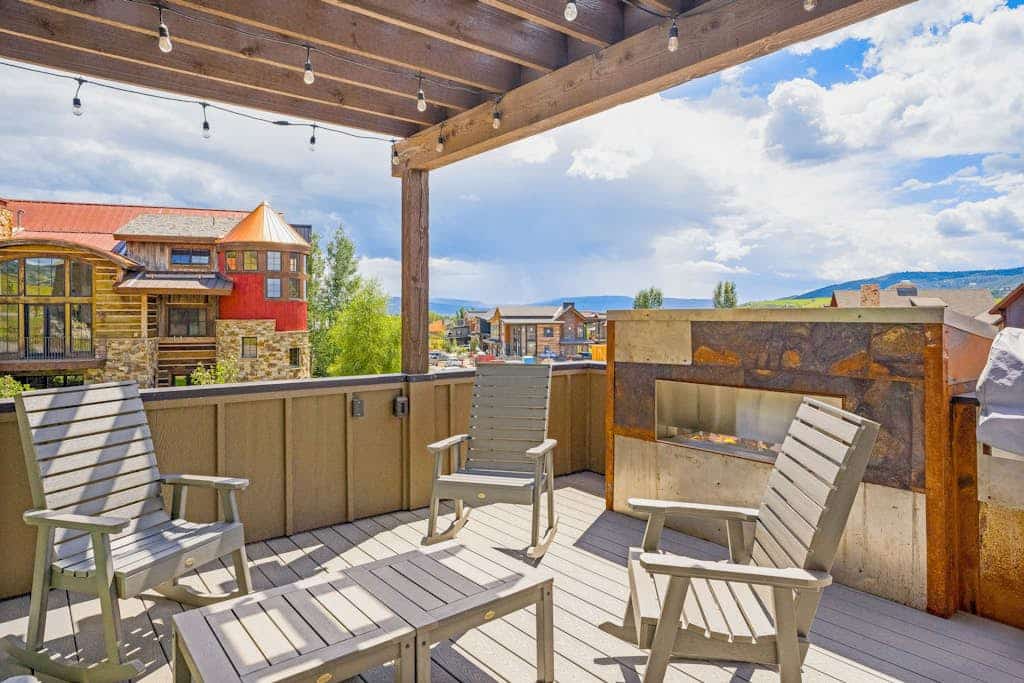 Modern mountain home with hot tub & indoor/outdoor fireplaces - walk to gondola