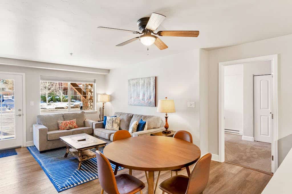Renovated, ground-floor condo with pool, hot tubs & gym - steps to gondola