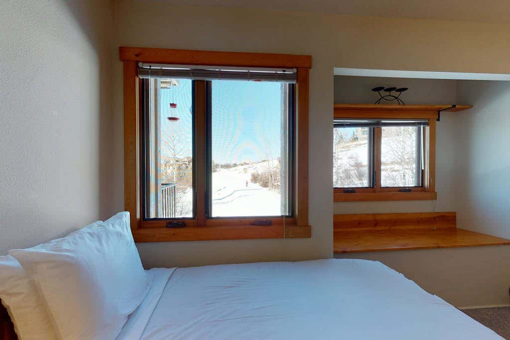 Ski Inn 313