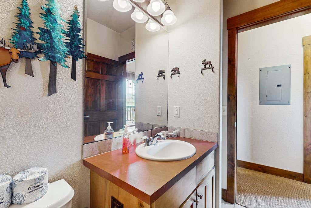 Kicking Horse Lodges 4-205