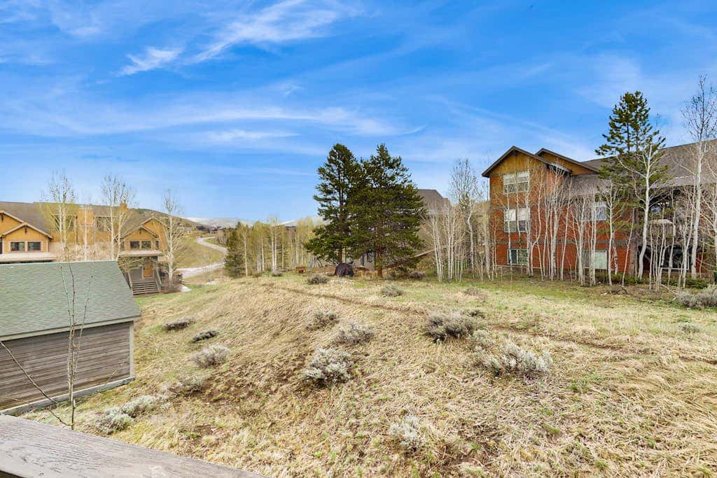 Kicking Horse Lodges 4-205