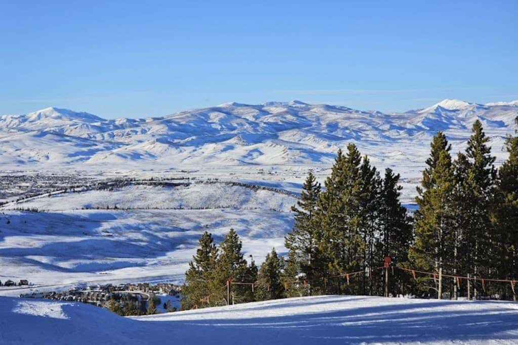 Mountainside 049