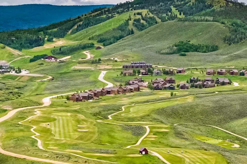 Mountainside 049