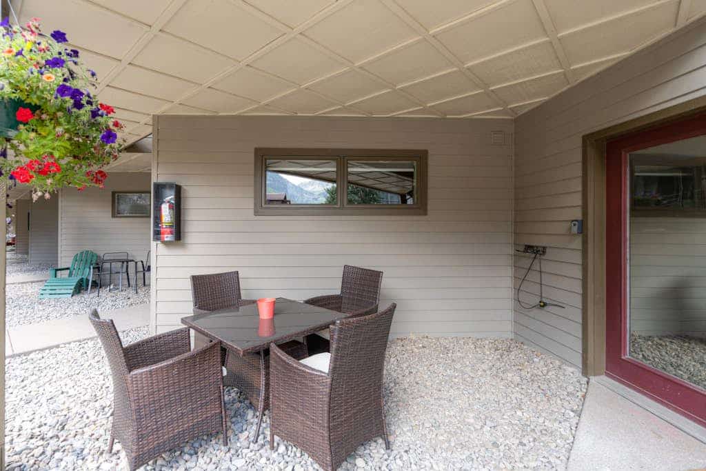 Downtown condo with pool & hot tub - walk to lifts, dining & shopping