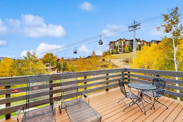 Third Floor, Ski-In/Ski-Out Condo with Shared Hot Tub & High-Speed WiFi