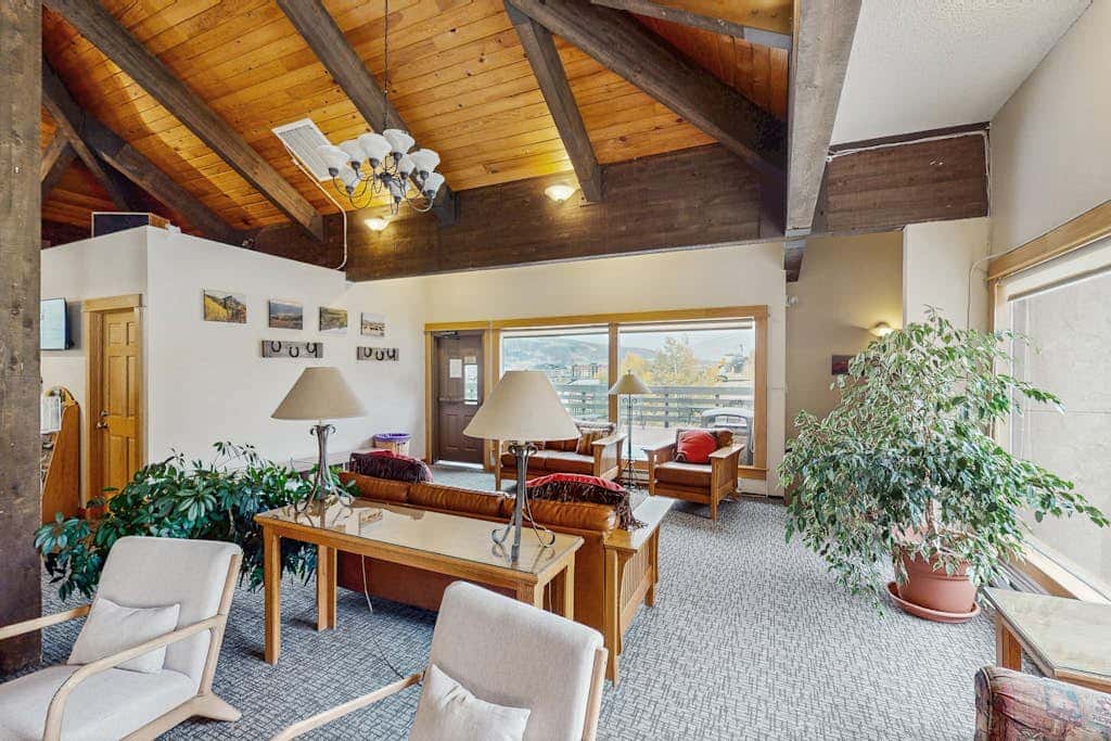 Ski Inn 332