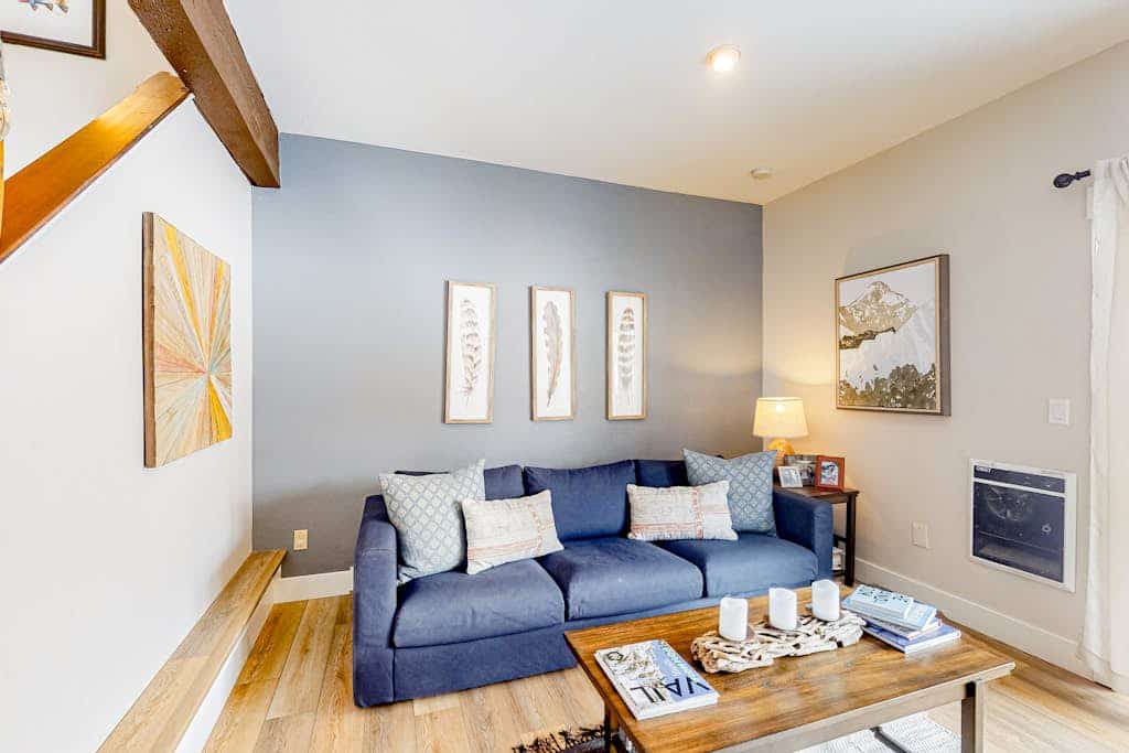 Golf Course Condo with Gas Fireplace, WiFi & Deck with Mountain Views