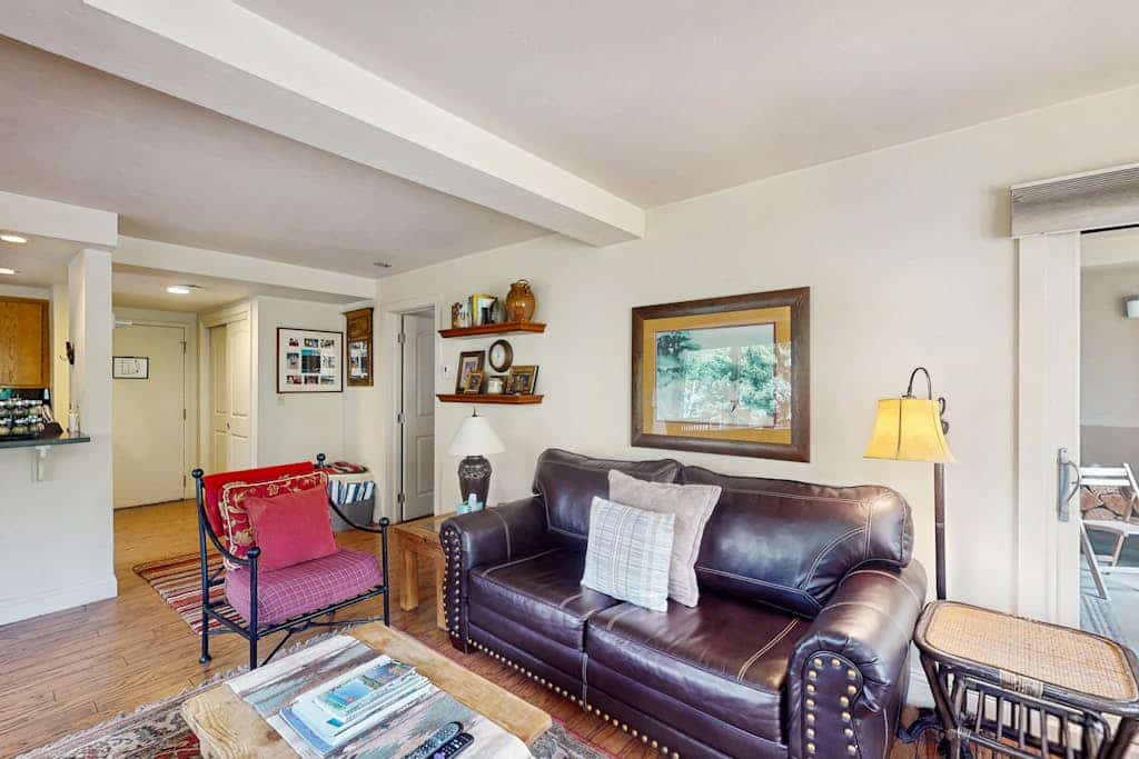 Bright mtn-view condo with hot tub, game room, pool, balcony, grill, fireplace