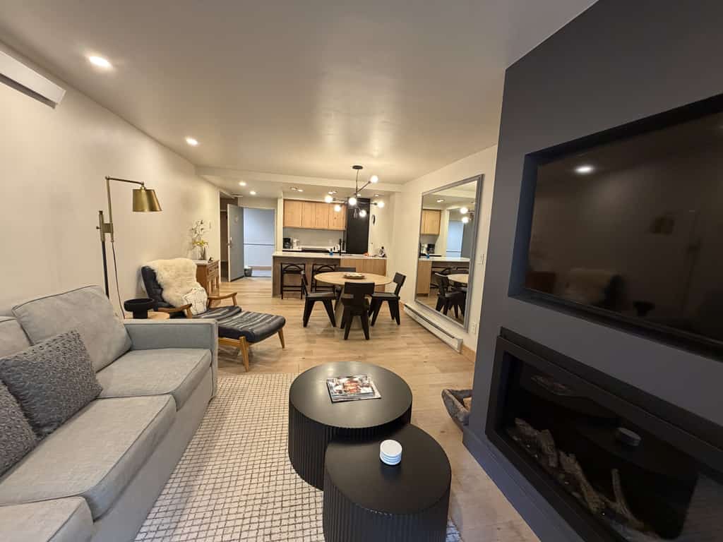 Inviting condo with large terrace, pool & hot tub - next to golf/Nordic skiing