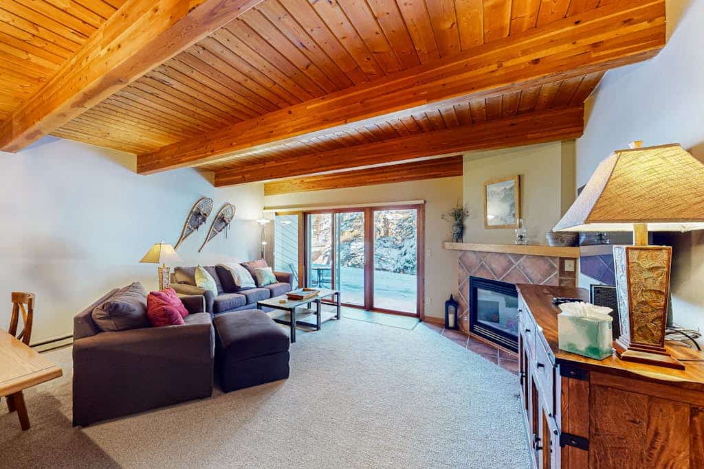 Condo with fireplace & hot tub - walk to gondola & Main Street