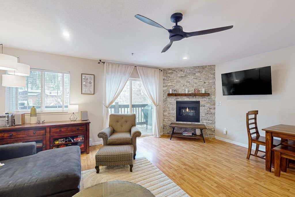 River's Edge Vista Retreat