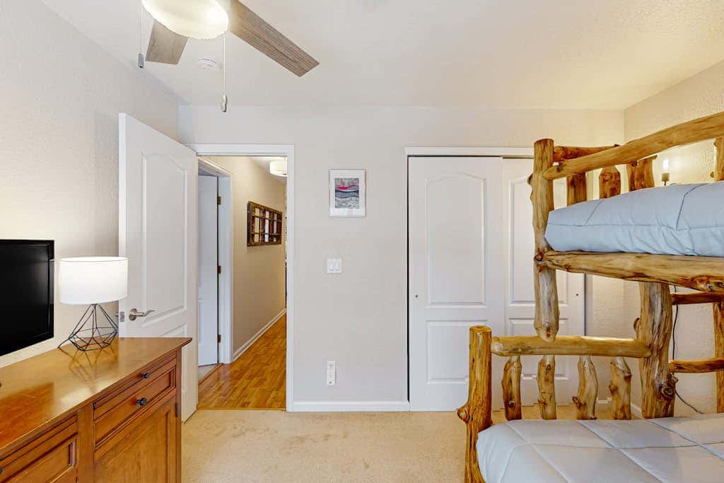 River's Edge Vista Retreat