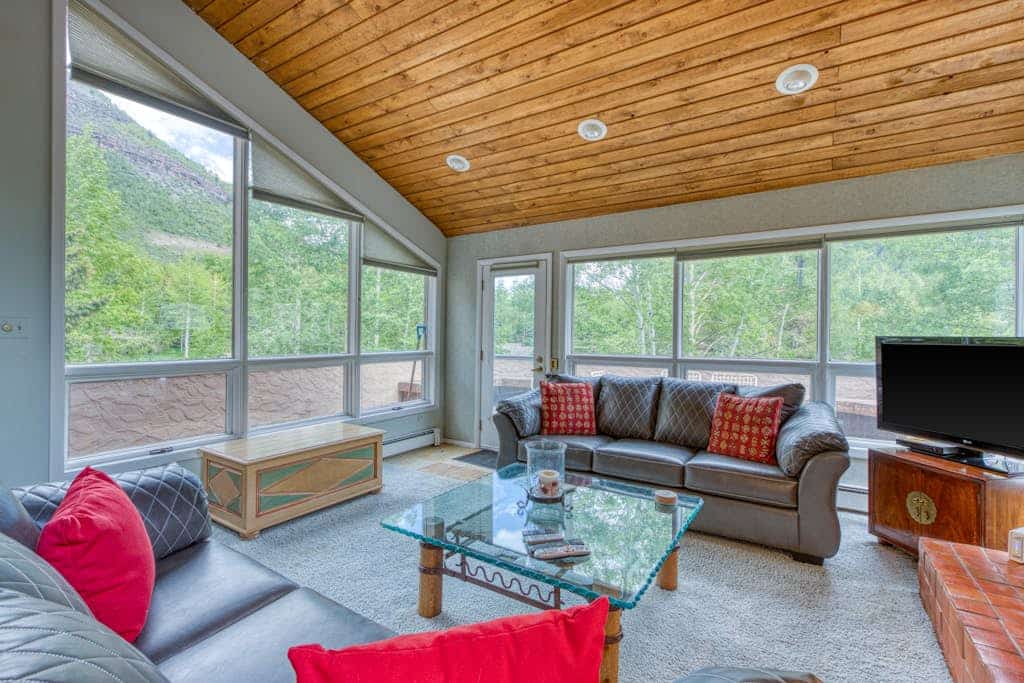 Secluded valley home w/ private balcony, grill, shared tennis - close to trails