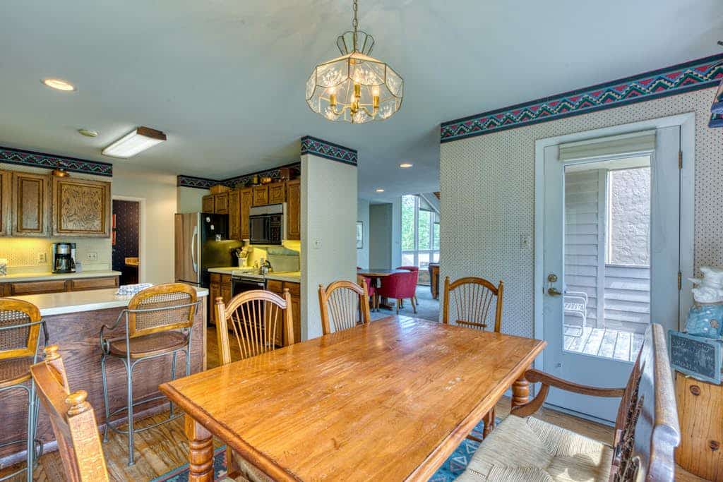 Secluded valley home w/ private balcony, grill, shared tennis - close to trails