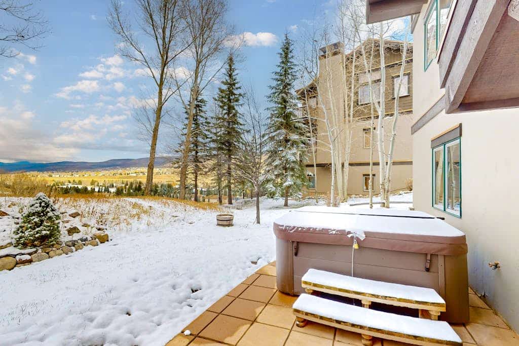 Secluded 3-level retreat with hot tub, W/D, & free shuttle to Arrowhead lift
