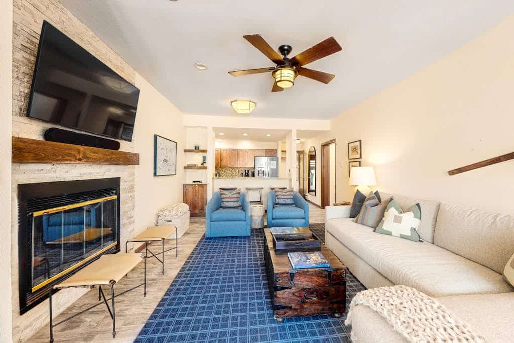 Updated condo overlooking Eagle River - minutes to Beaver Creek & Vail