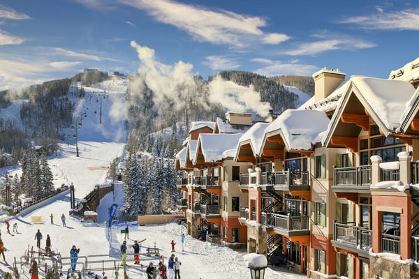 Ski-in/out Lionshead Village studio w/ fast WiFi & shared pool/hot tubs/laundry
