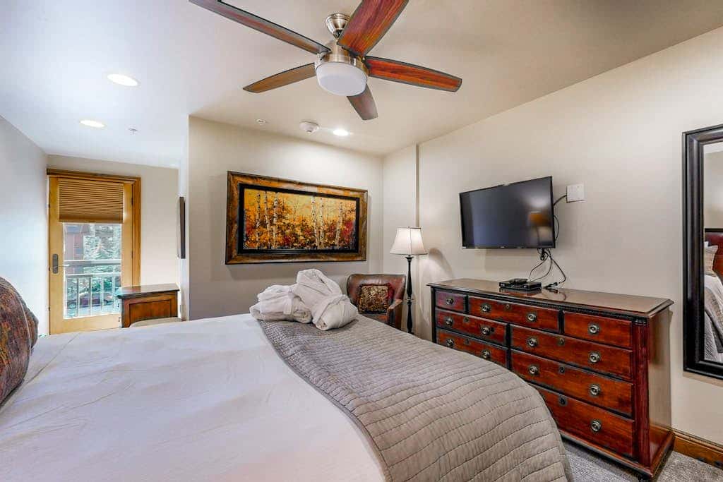 Lion Square Lodge East 305