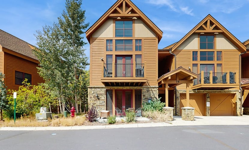 Antlers Gulch Townhouse Next to National Forest & Golf w/shared Hot Tub, WiFi