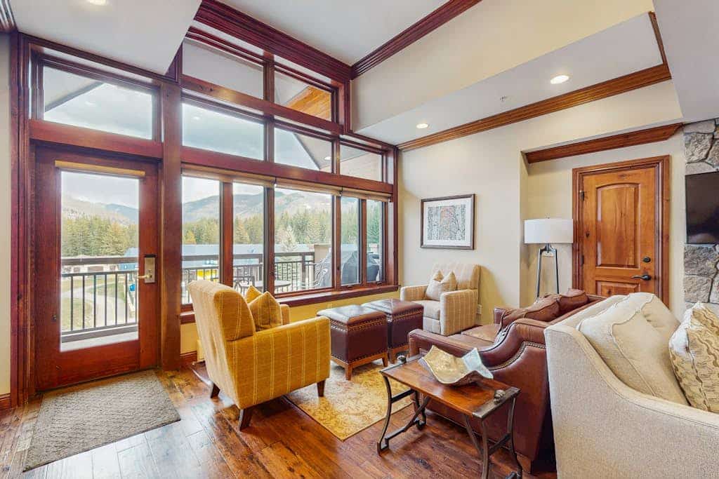 Ski-in/out home w/alpine view, fireplace, AC, fast WiFi, shared pool/hot tubs/WD