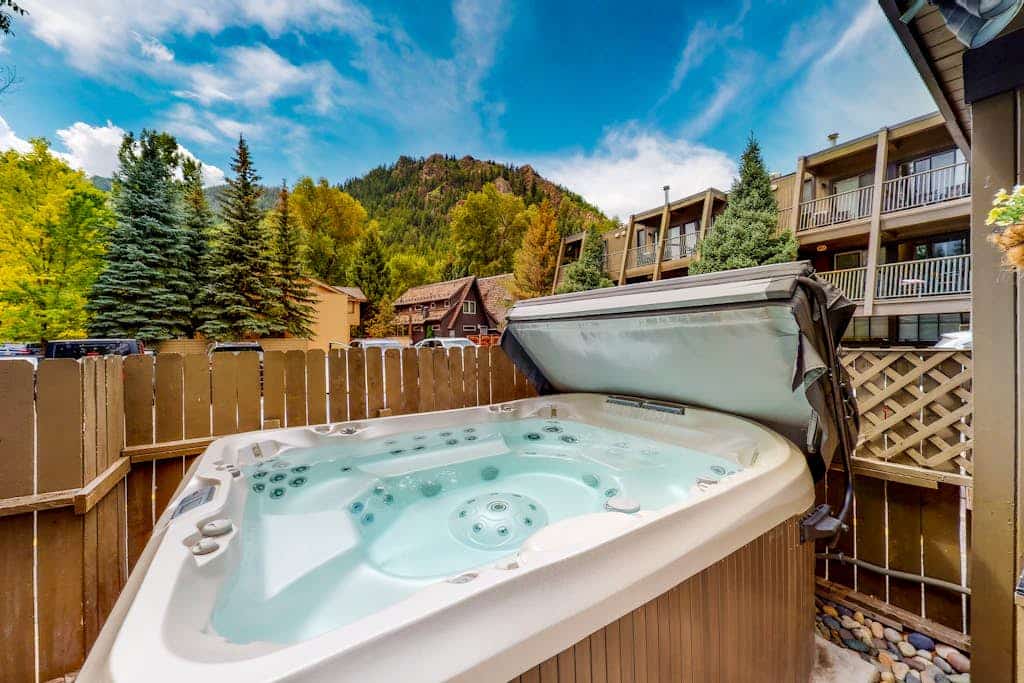 Dog-friendly gem on Main Street - pool & hot tub - walk to lifts, ground-floor