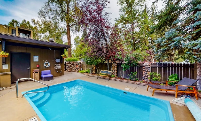 Dog-friendly gem on Main Street - pool & hot tub - walk to lifts, ground-floor