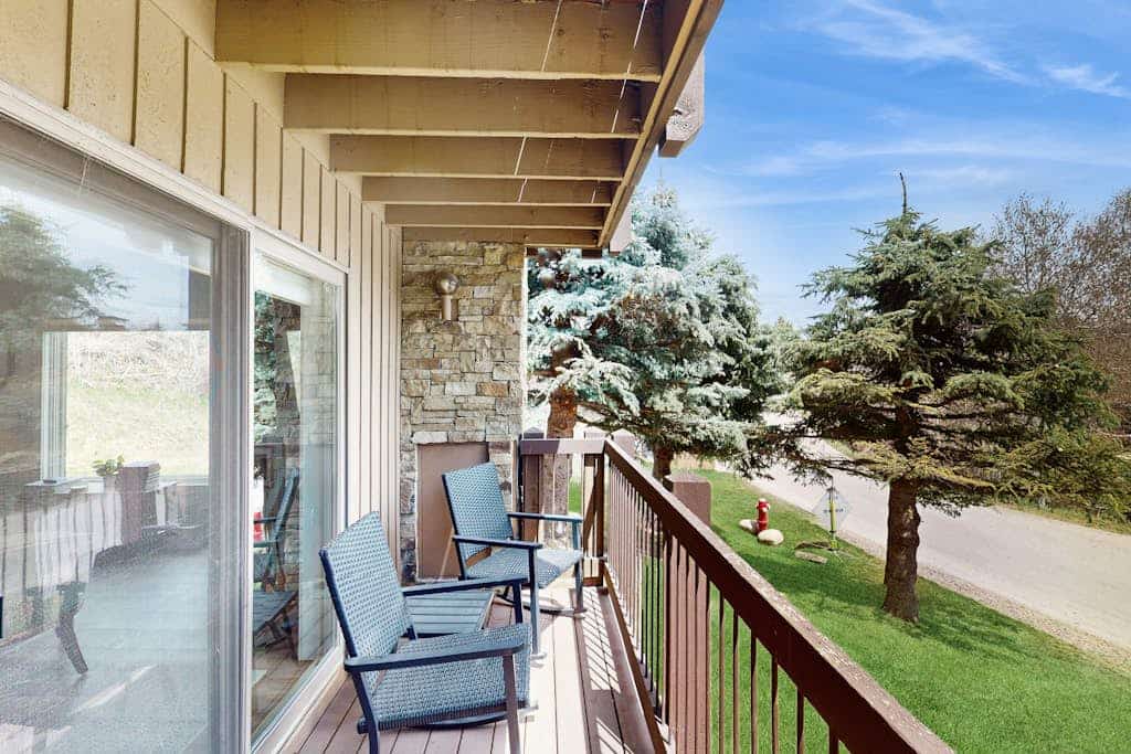 Modern mountainside condo with fireplace, & W/D