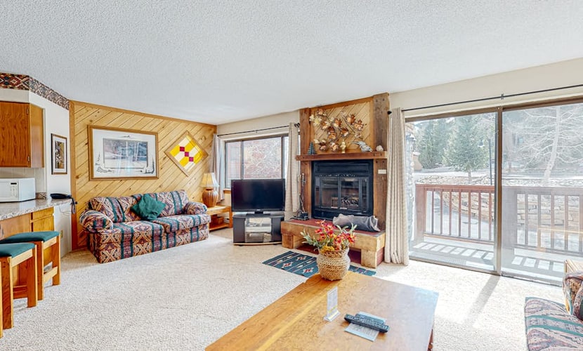 Pine Ridge #47 first-floor ski-in/ski-out condo near the hot tubs