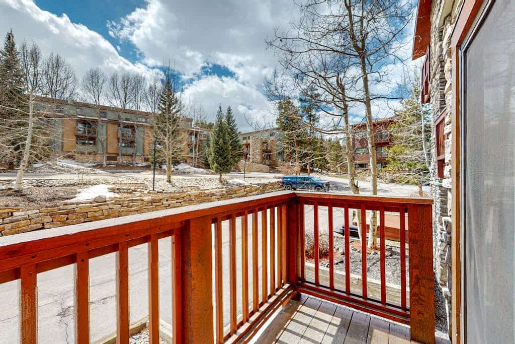 Pine Ridge #47 first-floor ski-in/ski-out condo near the hot tubs