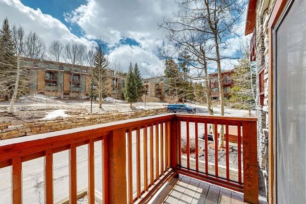 Pine Ridge #47 first-floor ski-in/ski-out condo near the hot tubs
