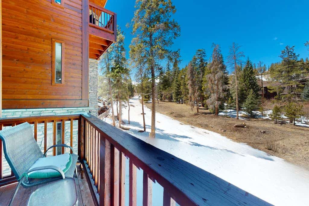 2nd-floor ski-in condo with views, hot tubs, fireplace, & gym