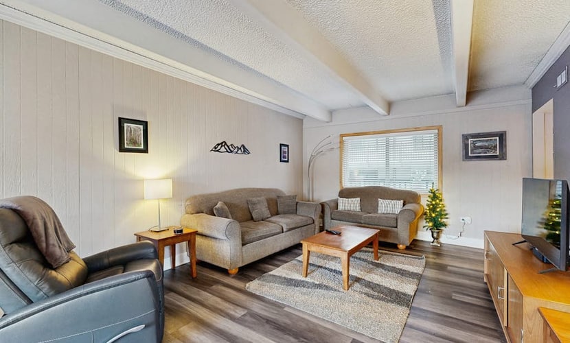 Shuttle to lifts from condo w/ panoramic views