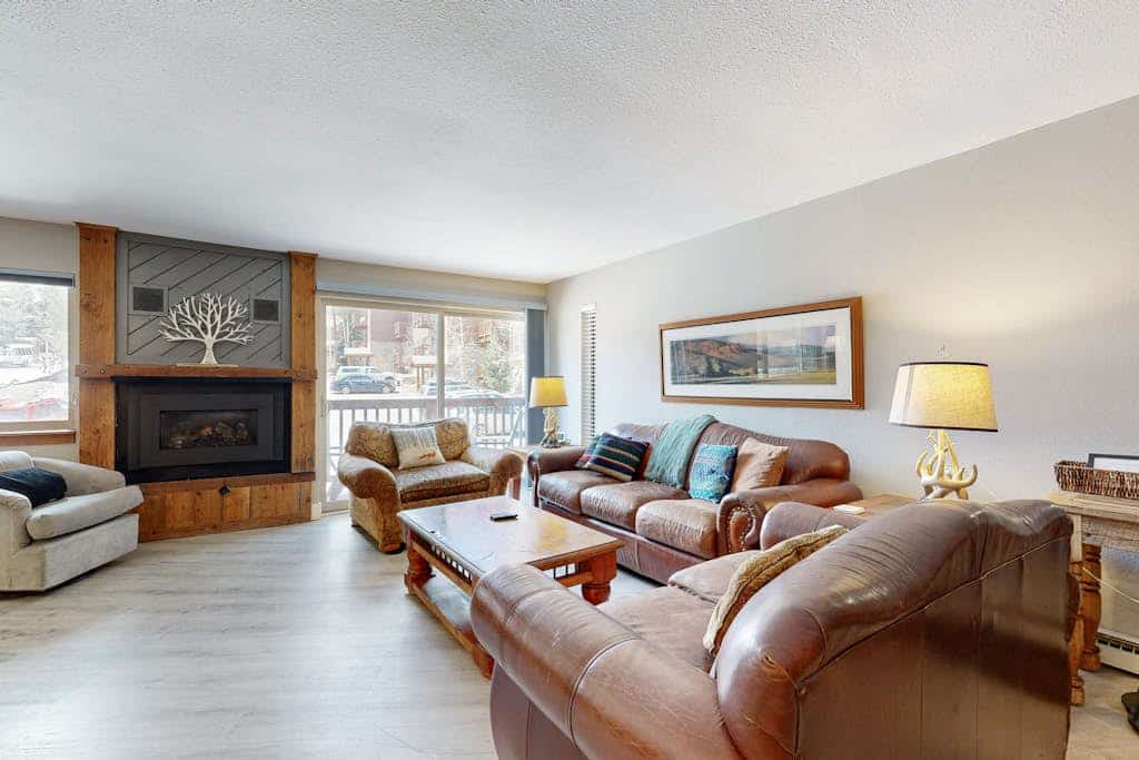 Ski-in/out condo with fireplace & hot tub & grill- steps to lifts/town