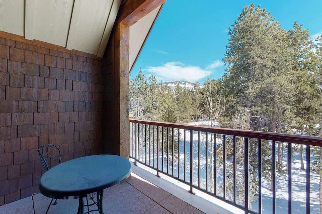 Walk to Lifts Mountain View Condo on Main St w/Fireplace, Shared Pool/Hot Tubs