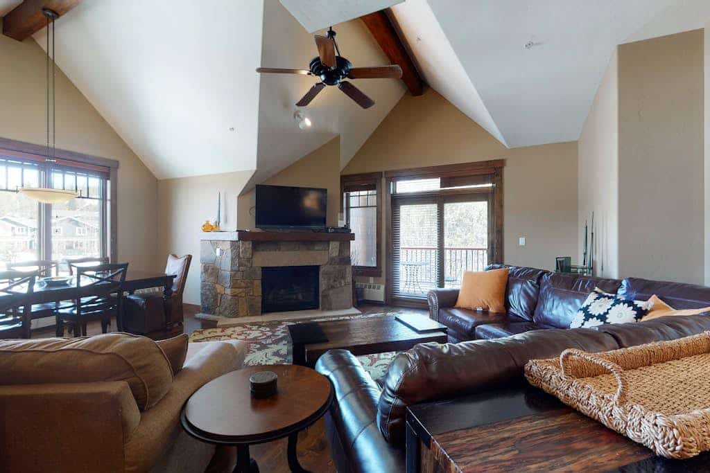 Walk to Lifts Mountain View Condo on Main St w/Fireplace, Shared Pool/Hot Tubs