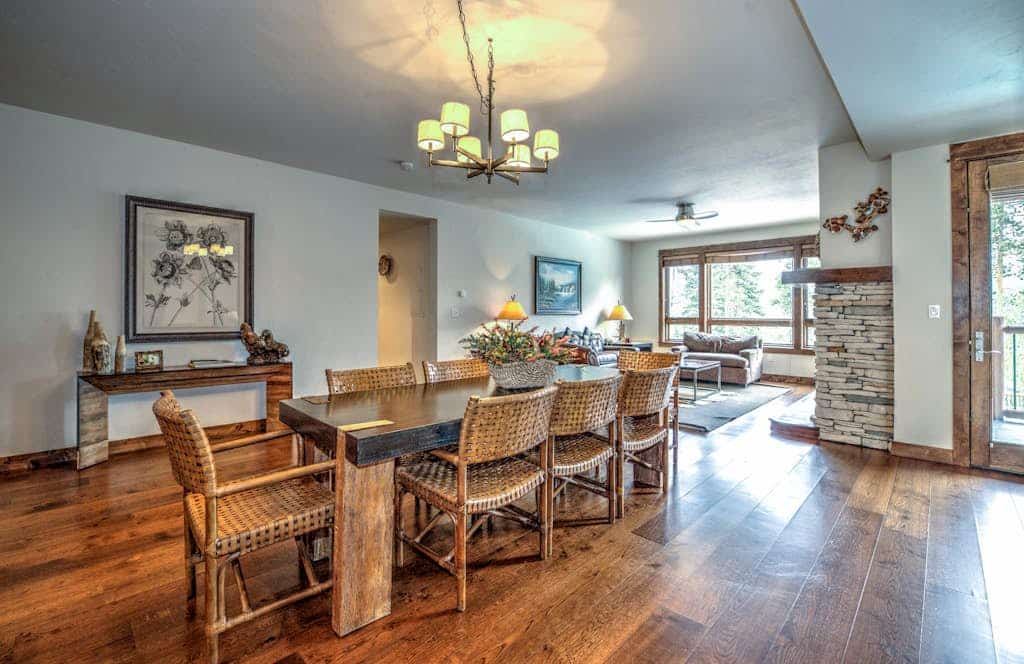 Luxury ski-in/ski-out condo with resort amenities, fireplace, & free Wifi