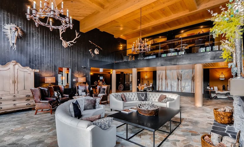 Ski-in/out condo with outdoor pool, hot tub & gorgeous views of mountains/town